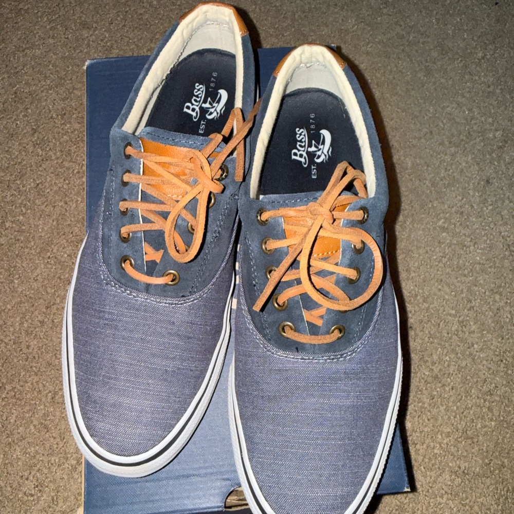 Bass Men's Navy Canvas Boat Shoes with Brown Laces - Picture 3 of 4